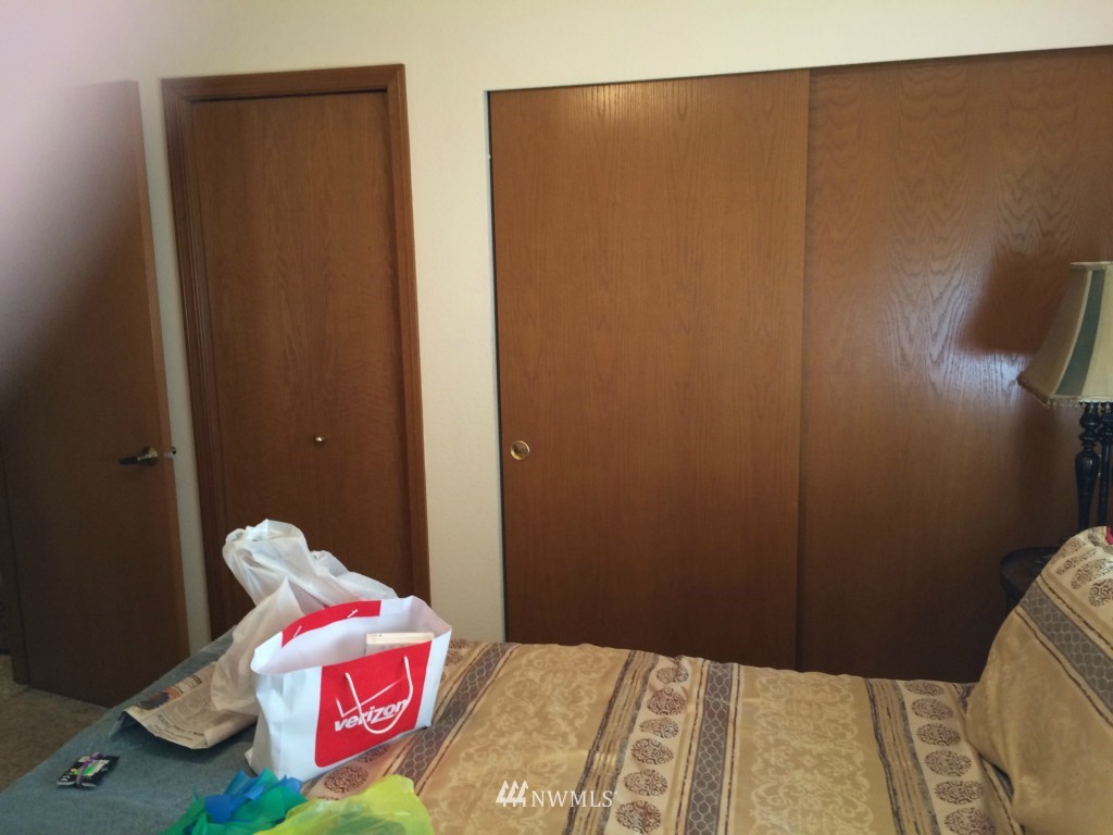 19002 104th Place Southeast Renton, WA 98055 - Photo 14 of 23