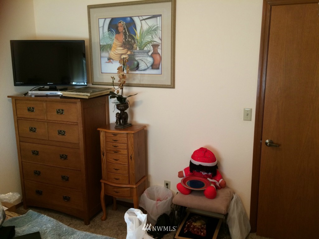 19002 104th Place Southeast Renton, WA 98055 - Photo 15 of 23