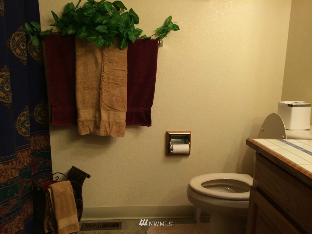 19002 104th Place Southeast Renton, WA 98055 - Photo 16 of 23