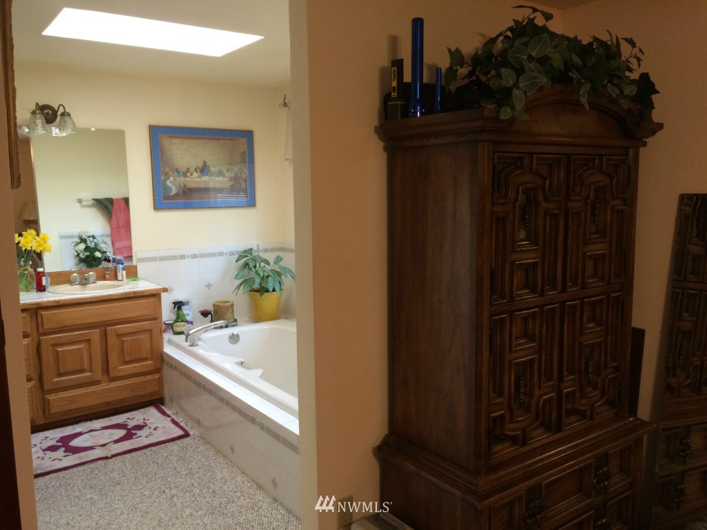 19002 104th Place Southeast Renton, WA 98055 - Photo 21 of 23