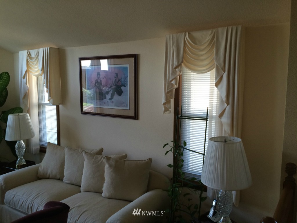 19002 104th Place Southeast Renton, WA 98055 - Photo 7 of 23