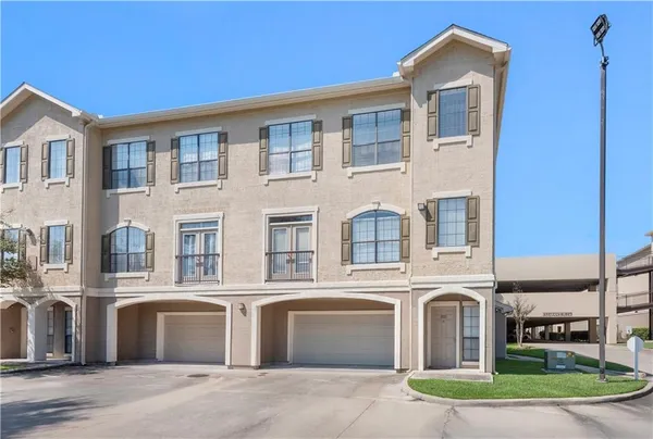 $299,000 | 6765 Corporate Boulevard, Unit 12103, Baton Rouge, LA 70809