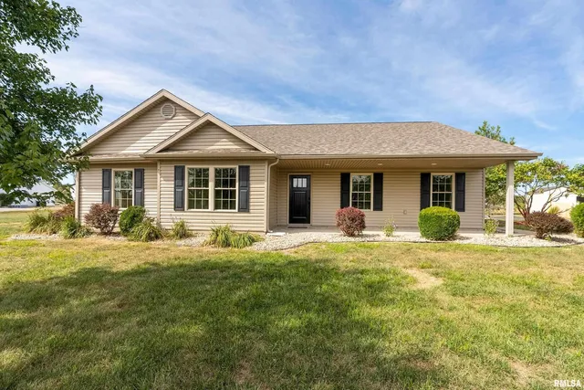 $267,500 | 12852 Quarter Horse Road, Marion, IL 62959