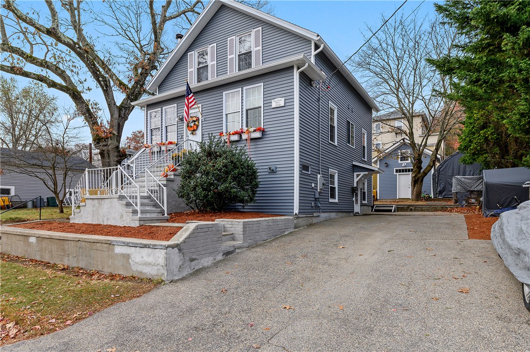 53 Fairfield Avenue Woonsocket, RI 02895 - Photo 3 of 33 Gallery Image 3