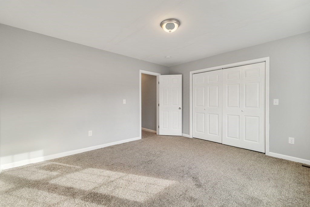 270-272 Centre Street Springfield, MA 01151 - Photo 11 of 18