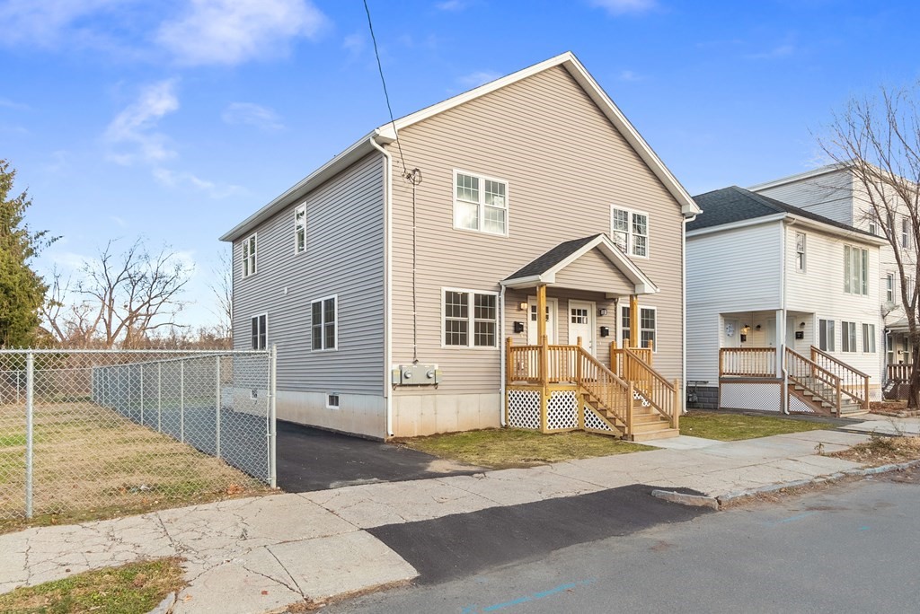 270-272 Centre Street Springfield, MA 01151 - Photo 2 of 18