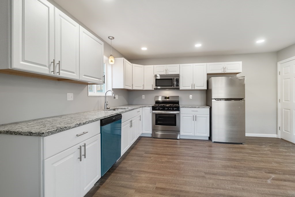270-272 Centre Street Springfield, MA 01151 - Photo 5 of 18
