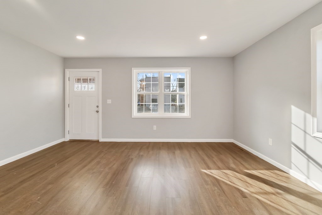 270-272 Centre Street Springfield, MA 01151 - Photo 8 of 18