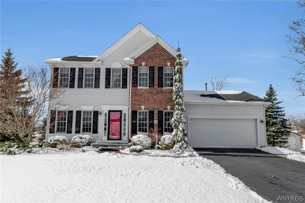 $599,900 | 30 Ferndale Drive, Orchard Park, NY 14127