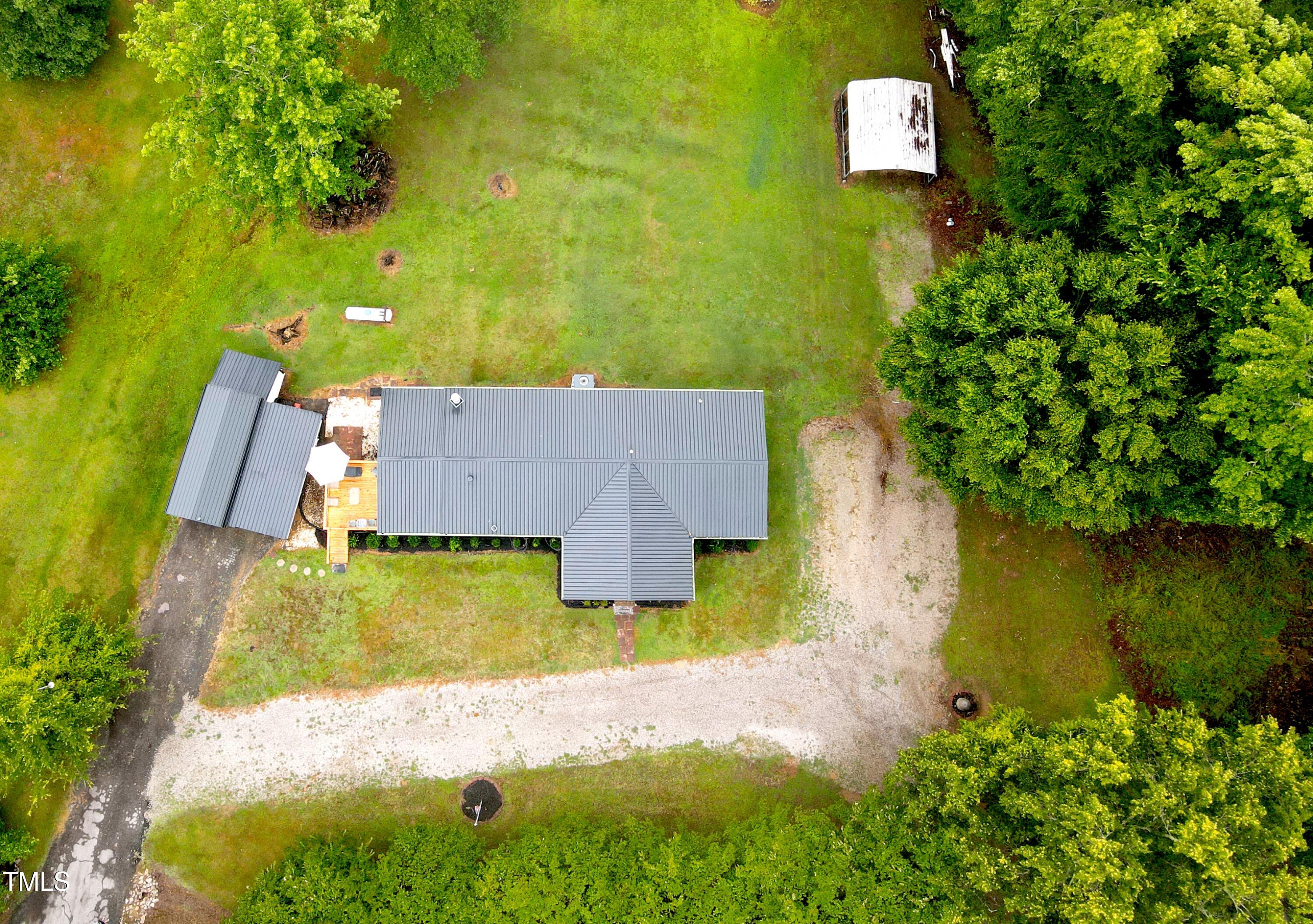 194 Waters Edge Road Henderson, NC 27537 - Photo 4 of 33 Lots of parking