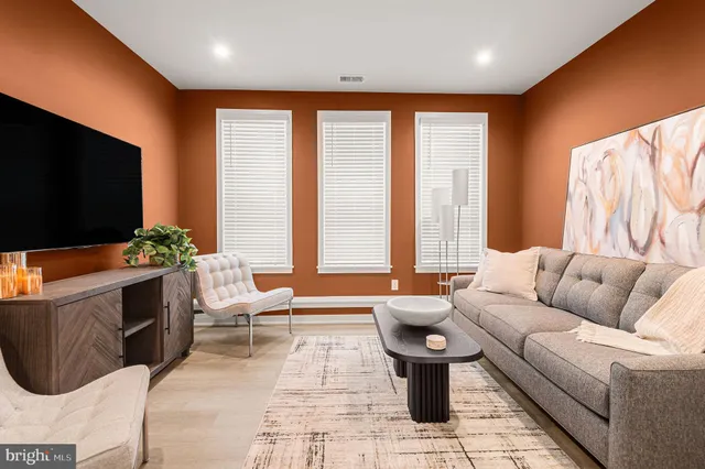 $2,750 | 26 South York Road, Unit 101, Hatboro, PA 19040