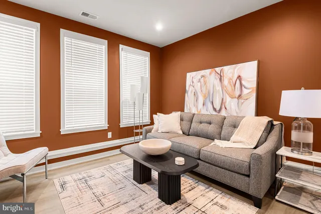 $2,750 | 26 South York Road, Unit 101, Hatboro, PA 19040