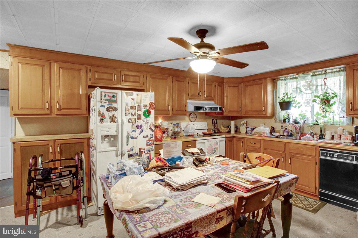 1535 Meade Street Reading, PA 19607 - Photo 7 of 42