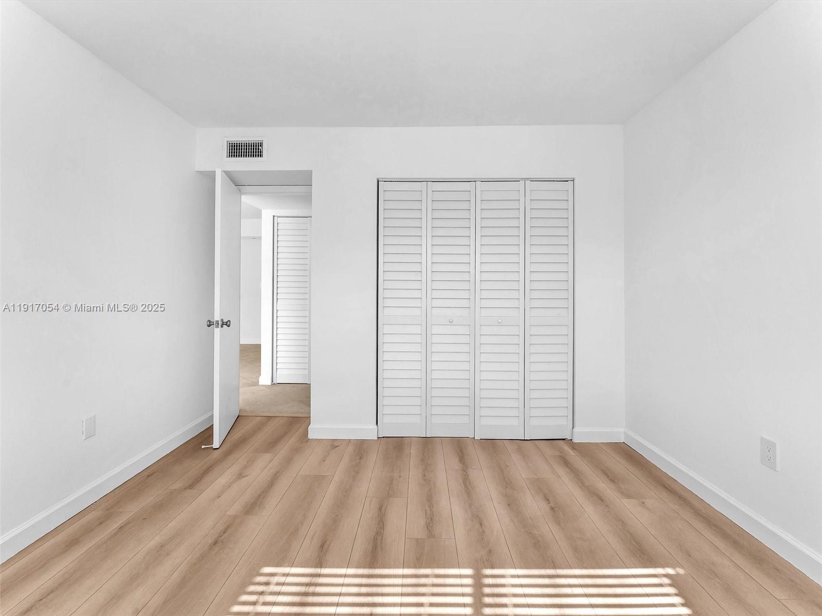 Key Biscayne Key Biscayne, FL 33149 - Photo 12 of 19 wooden floor in a room