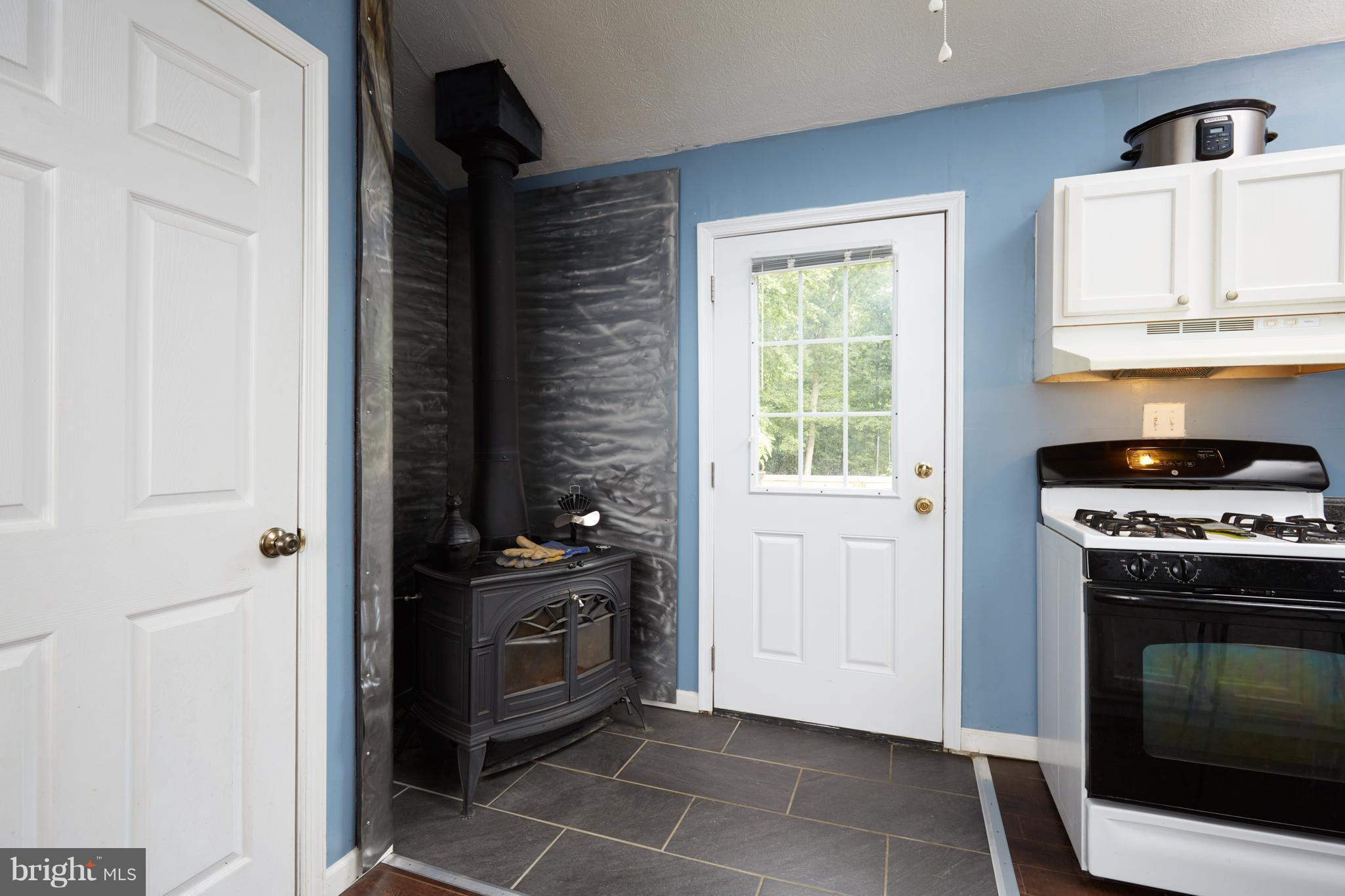5546 Stuckey Road Indian Head, MD 20640 - Photo 8 of 28 Kitchen