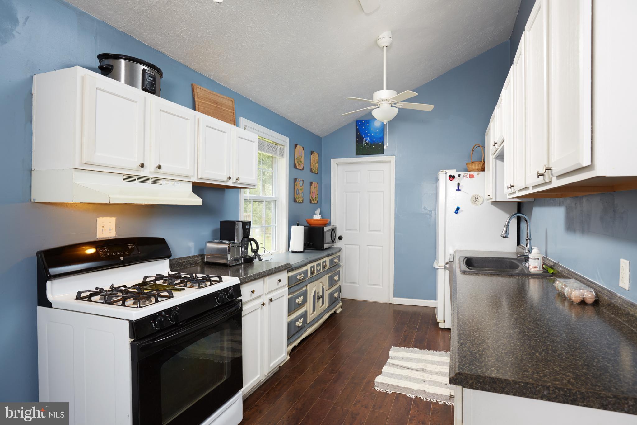 5546 Stuckey Road Indian Head, MD 20640 - Photo 9 of 28 Kitchen