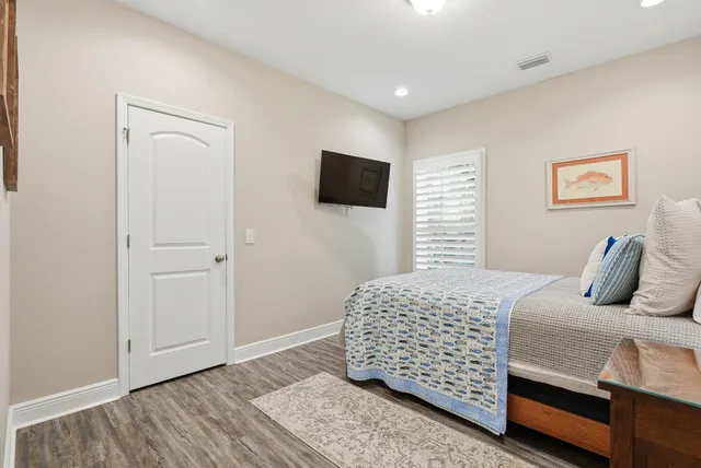 a view of a bench in a backyard