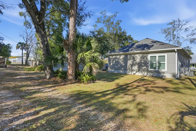 $564,900 | 72 13th Street, Apalachicola, FL 32320