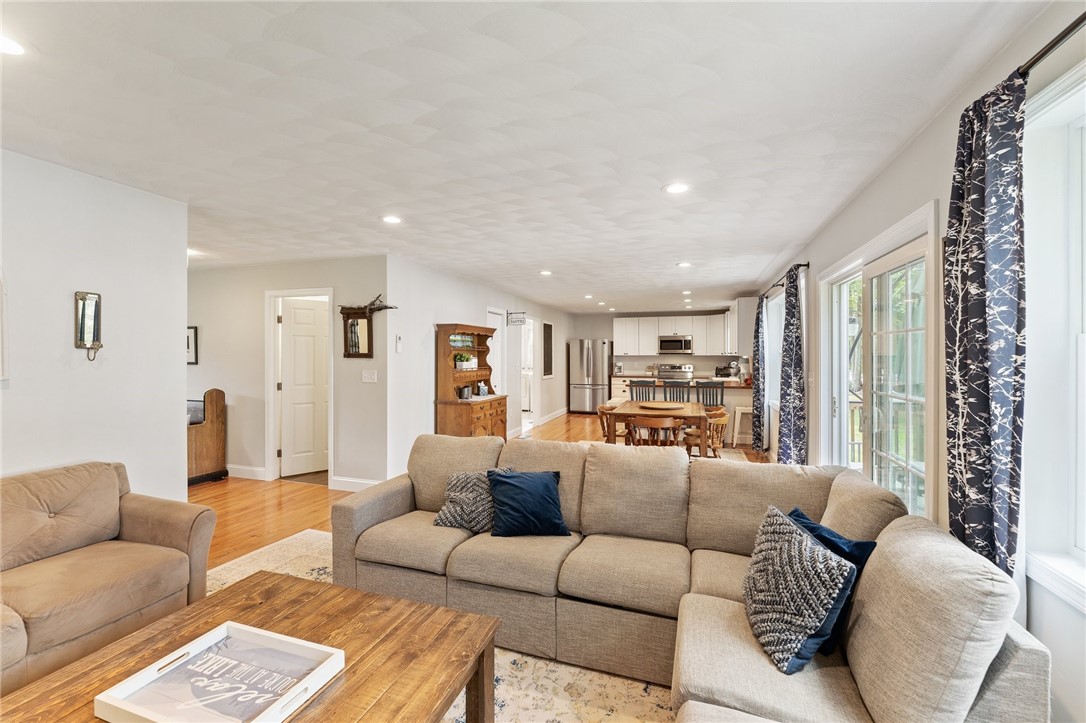 76 Tiffany Road Coventry, RI 02816 - Photo 17 of 47
