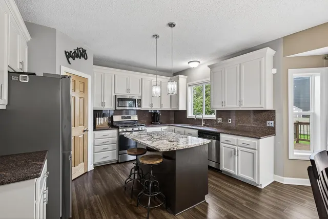 $509,900 | 1895 Omega Drive, Shakopee, MN 55379