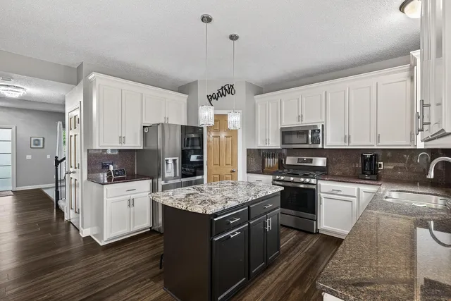 $509,900 | 1895 Omega Drive, Shakopee, MN 55379