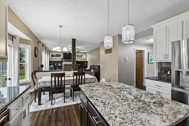 $509,900 | 1895 Omega Drive, Shakopee, MN 55379