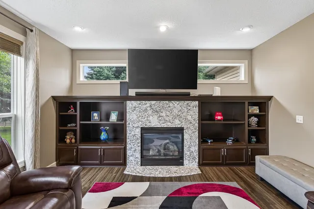 $509,900 | 1895 Omega Drive, Shakopee, MN 55379