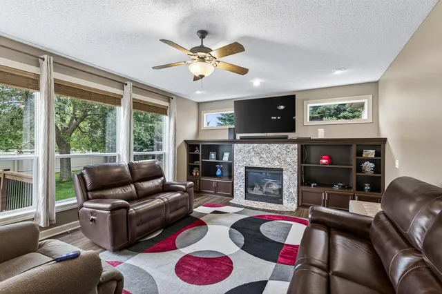 $509,900 | 1895 Omega Drive, Shakopee, MN 55379