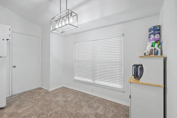 $1,900 | 104 Tweed Court, Summerville, SC 29486