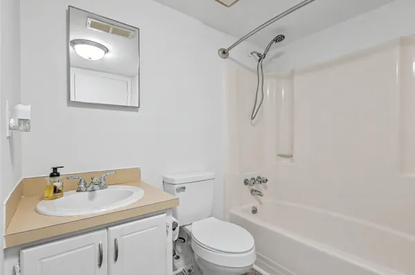 $1,900 | 104 Tweed Court, Summerville, SC 29486