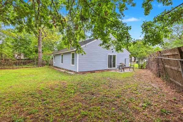 $1,900 | 104 Tweed Court, Summerville, SC 29486