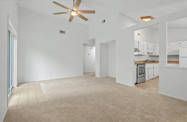 $1,900 | 104 Tweed Court, Summerville, SC 29486