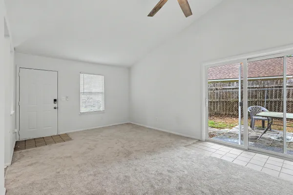 $1,900 | 104 Tweed Court, Summerville, SC 29486