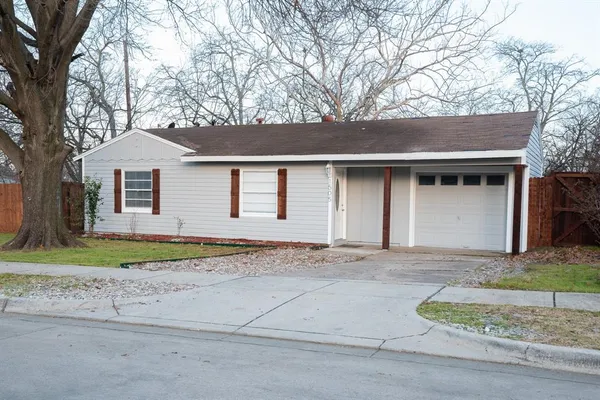 $1,800 | 1505 Arbor Lane, Arlington, TX 76010