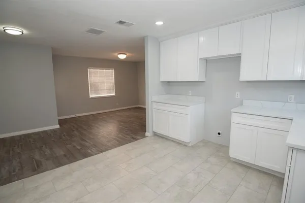 $1,800 | 1505 Arbor Lane, Arlington, TX 76010