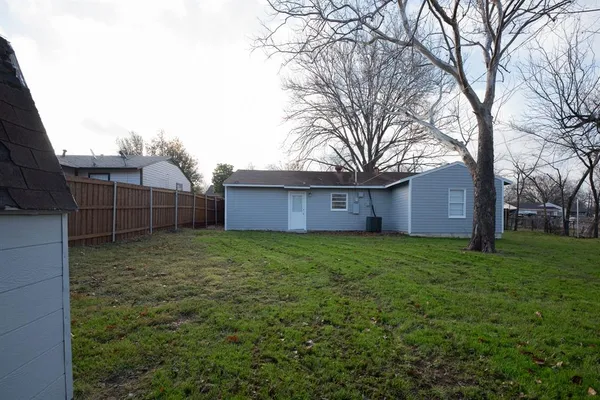 $1,800 | 1505 Arbor Lane, Arlington, TX 76010