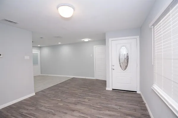 $1,800 | 1505 Arbor Lane, Arlington, TX 76010