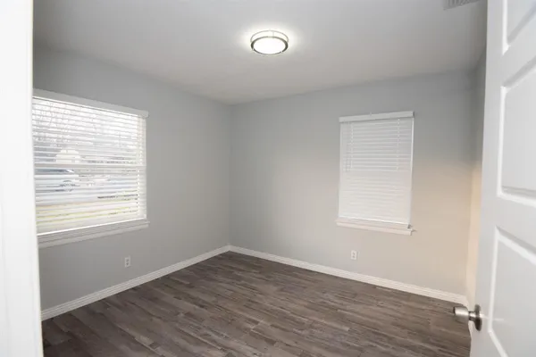 $1,800 | 1505 Arbor Lane, Arlington, TX 76010