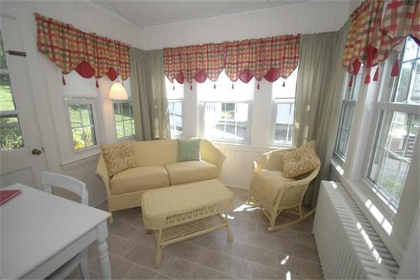 16 Stratford Road Andover, MA 01810 - Photo 11 of 24 Gallery Image 11