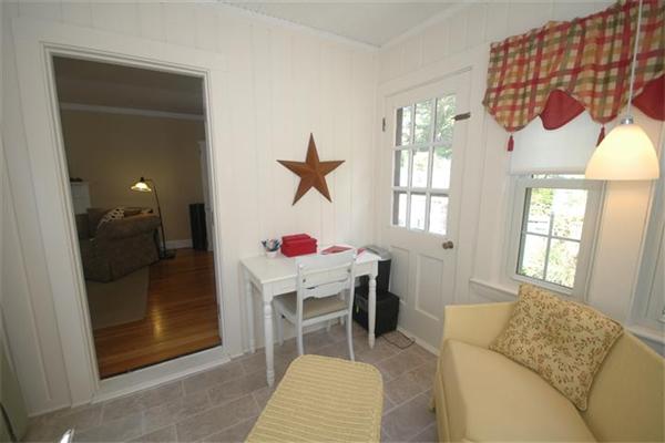 16 Stratford Road Andover, MA 01810 - Photo 12 of 24 Gallery Image 12