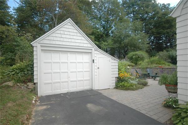 16 Stratford Road Andover, MA 01810 - Photo 23 of 24 Gallery Image 23