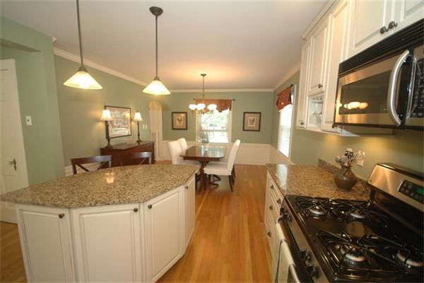 16 Stratford Road Andover, MA 01810 - Photo 5 of 24 Gallery Image 5