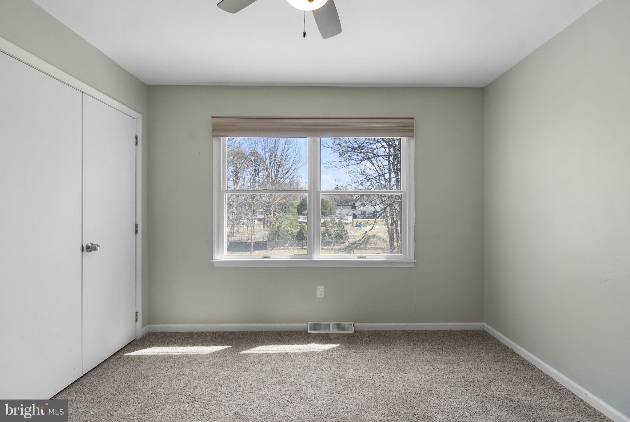 218 Crestview Avenue Absecon, NJ 08205 - Photo 39 of 67 an empty room with a window