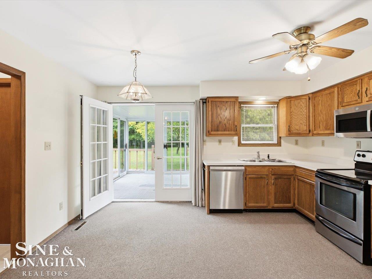 9211 Folkert Road Algonac, MI 48001 - Photo 19 of 48