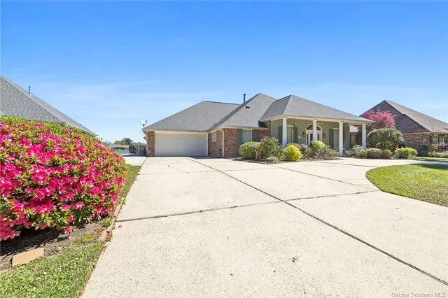 $530,000 | 13419 Riverlake Drive, Covington, LA 70435
