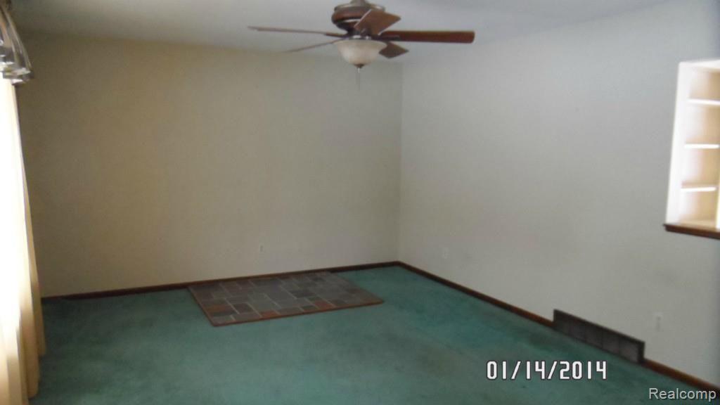 9207 Chubb Road Northville, MI 48167 - Photo 8 of 15 SAM_9781.jpg
