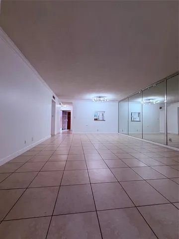 $2,290 | 301 Northeast 14th Avenue, Unit 108, Hallandale Beach, FL 33009