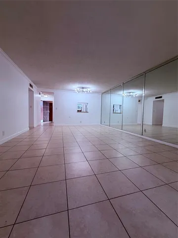 $2,290 | 301 Northeast 14th Avenue, Unit 108, Hallandale Beach, FL 33009