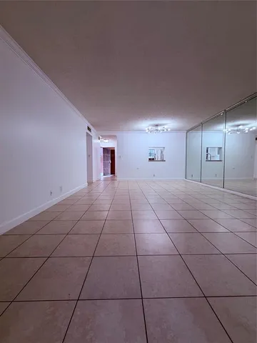 $2,290 | 301 Northeast 14th Avenue, Unit 108, Hallandale Beach, FL 33009