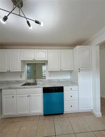 $2,290 | 301 Northeast 14th Avenue, Unit 108, Hallandale Beach, FL 33009